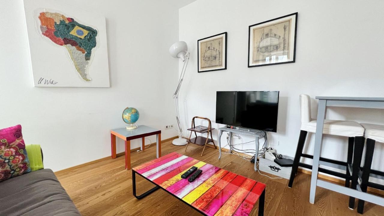 Cozy Retreat With Large Balcony Near Schoenbrunn