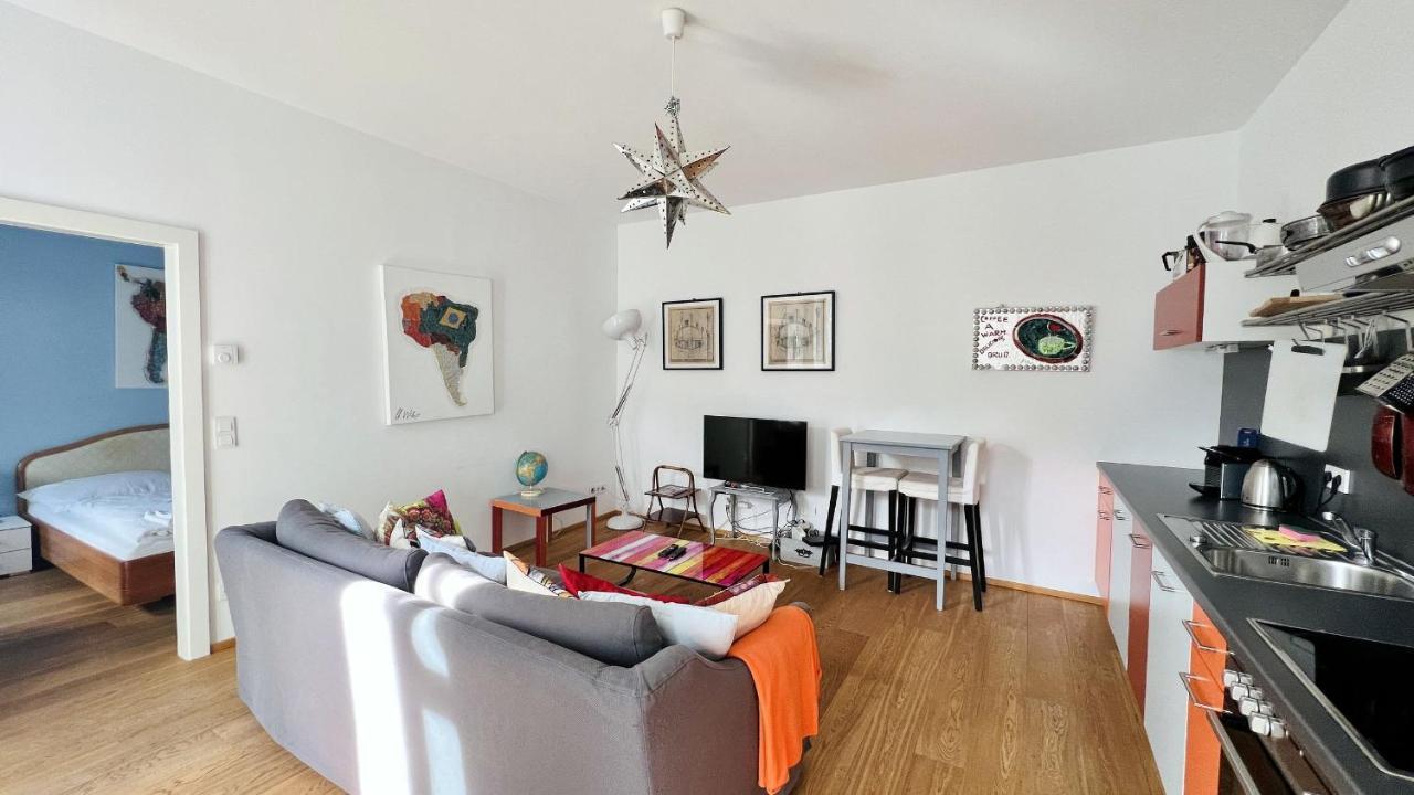 Cozy Retreat With Large Balcony Near Schoenbrunn *
