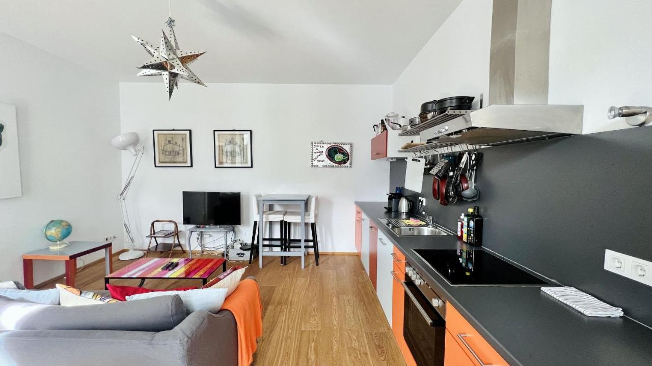 Apartment Cozy Retreat With Large Balcony Near Schoenbrunn
