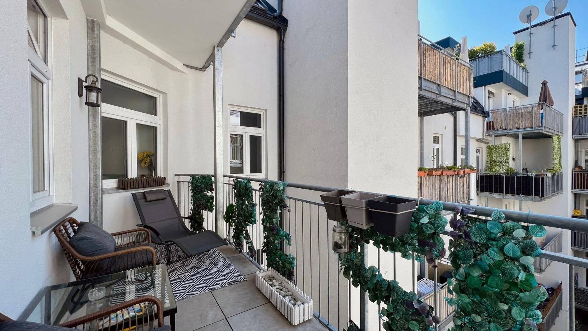 Apartment Cozy Retreat With Large Balcony Near Schoenbrunn